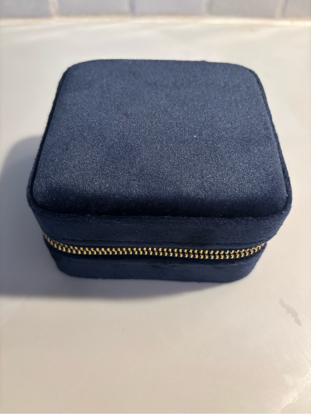 Benevolence LA Plush Velvet Jewerly Box - Travel Case Organizer with Mirror - Picture 9 of 11